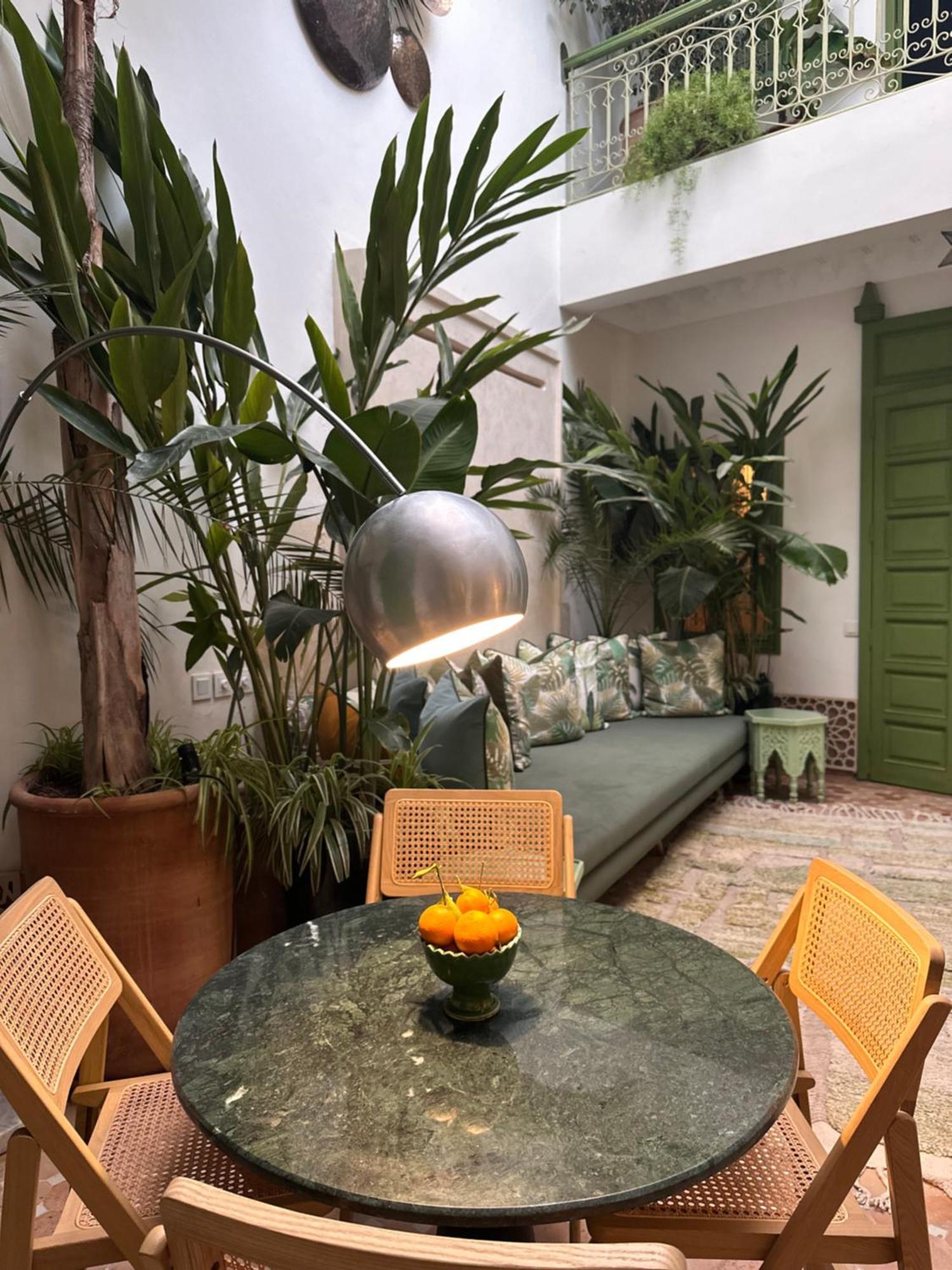 Riad Dar Adal Exclusivite 2 A 6 Personnes Petit Dejeuner Compris Place Jemaa El Fna Марракеш Экстерьер фото