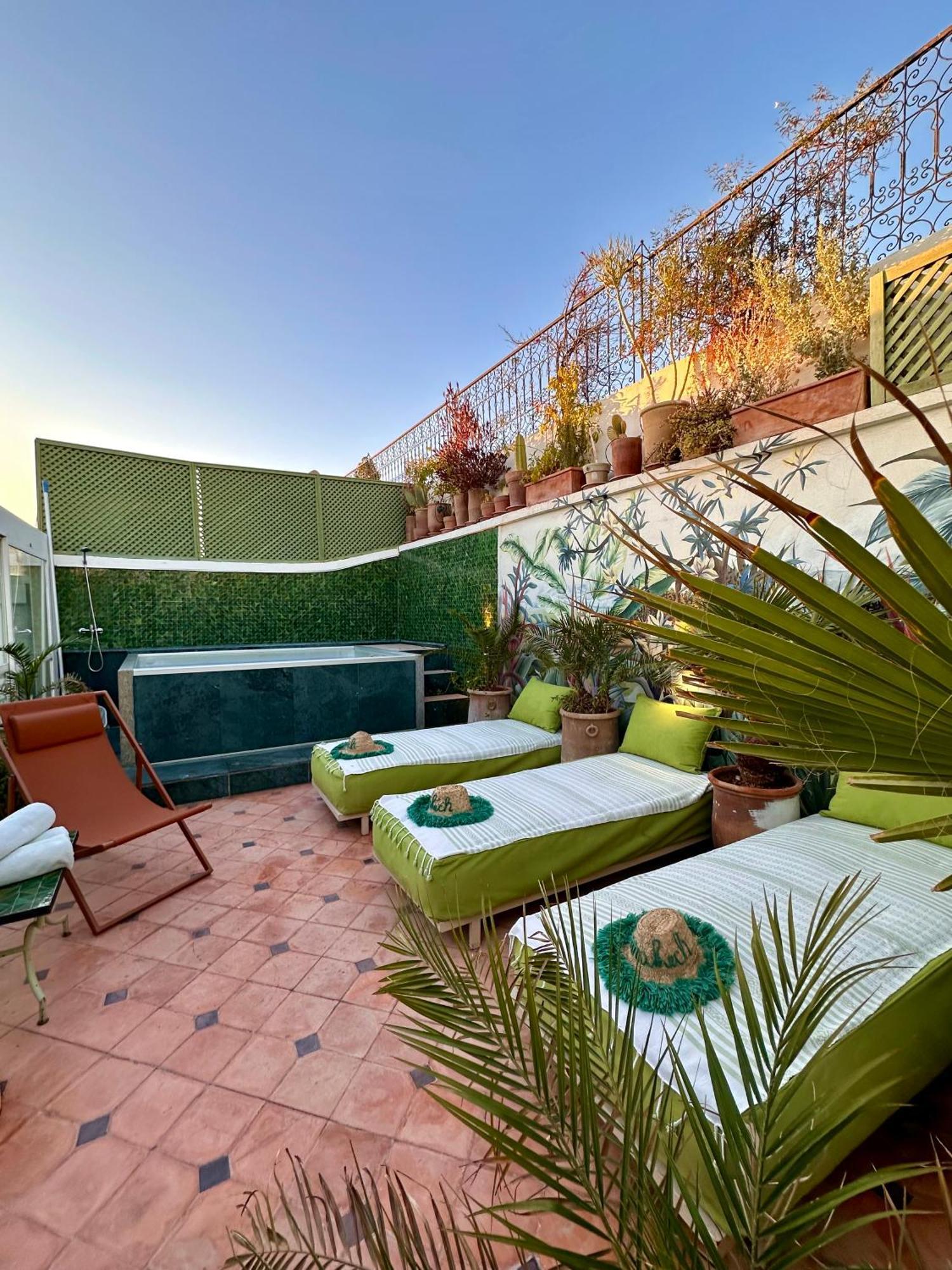 Riad Dar Adal Exclusivite 2 A 6 Personnes Petit Dejeuner Compris Place Jemaa El Fna Марракеш Экстерьер фото